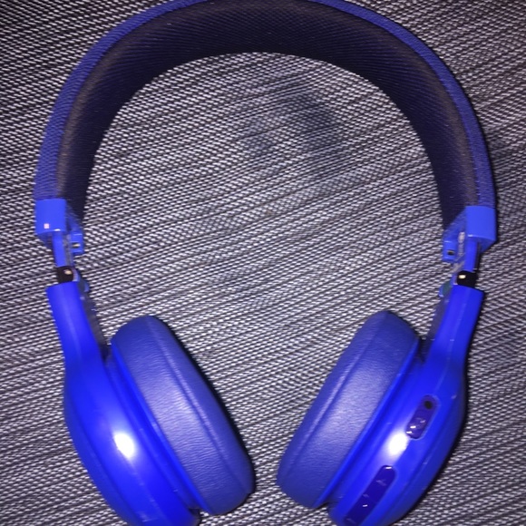 JBL BLUETOOTH HEADPHONE - Picture 1 of 5